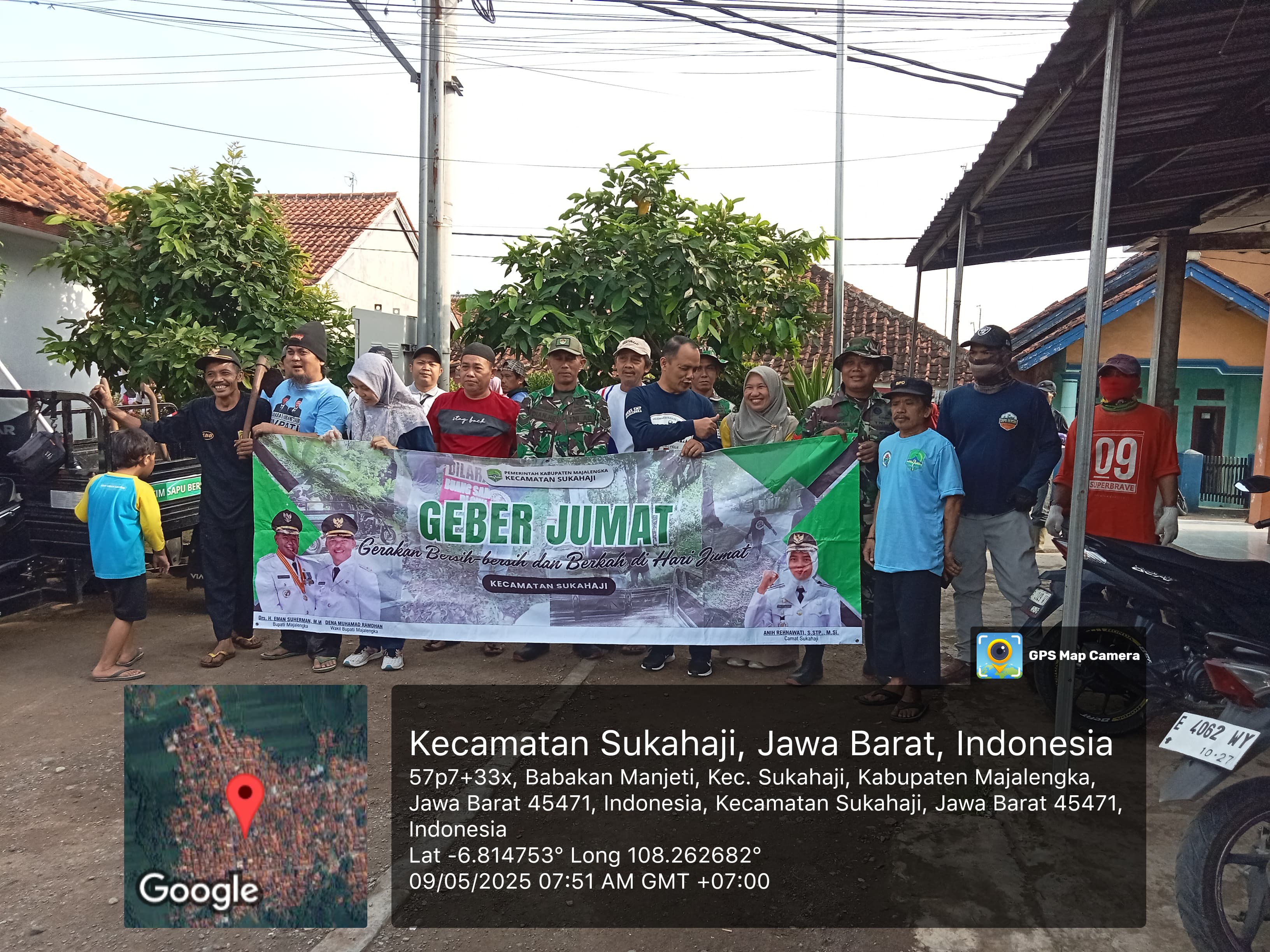 Kegiatan Gerakan Jumat Bersih (GEBER) di lingkungan wilayah Desa Babakanmanjeti: Sinergi Masyarakat Desa Babakanmanjeti  untuk Lingkungan yang Bersih